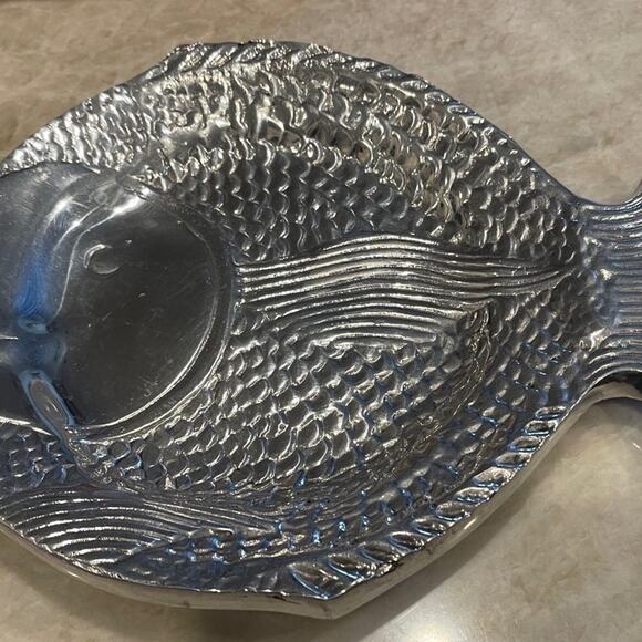 Holland Boone Fish aluminum serving Tray 10” EUC - Picture 2 of 10